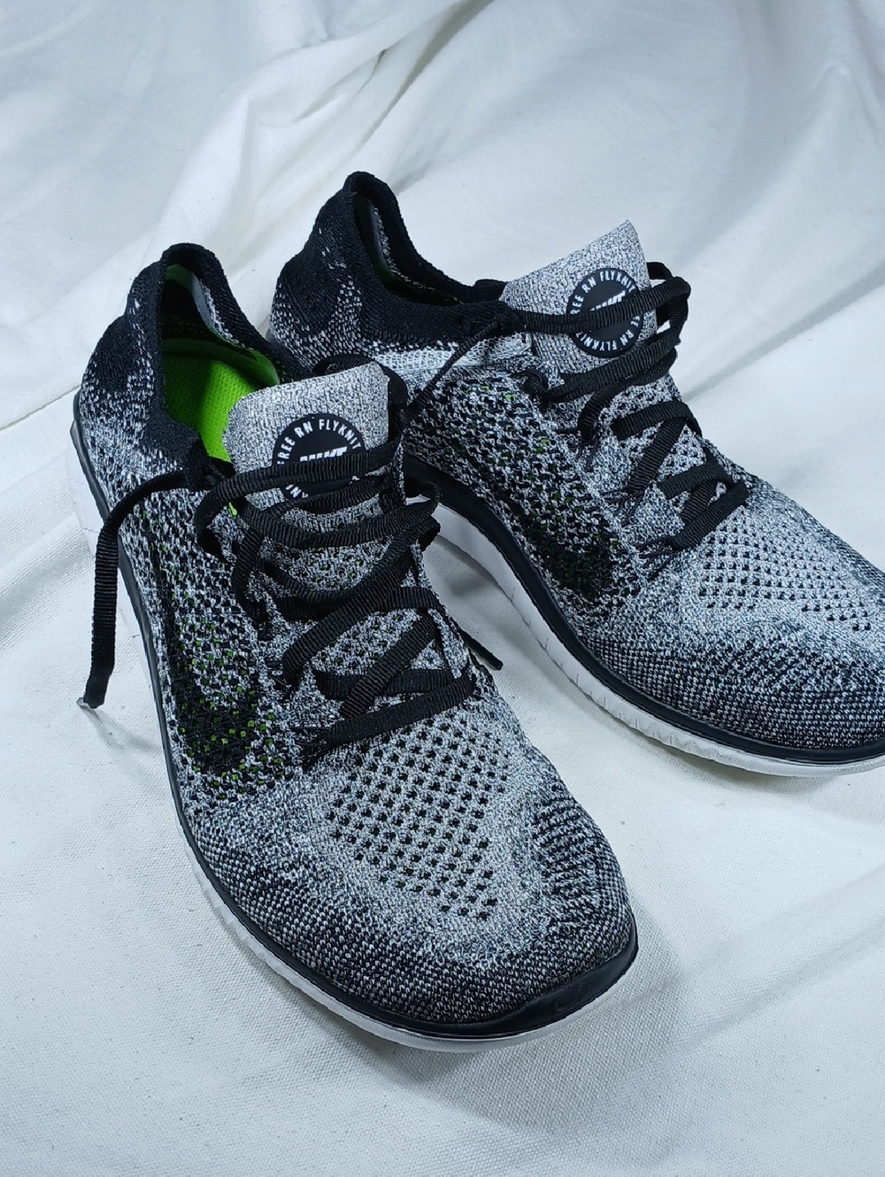 Nike womens Free Black Knit Sneakers size 9.5